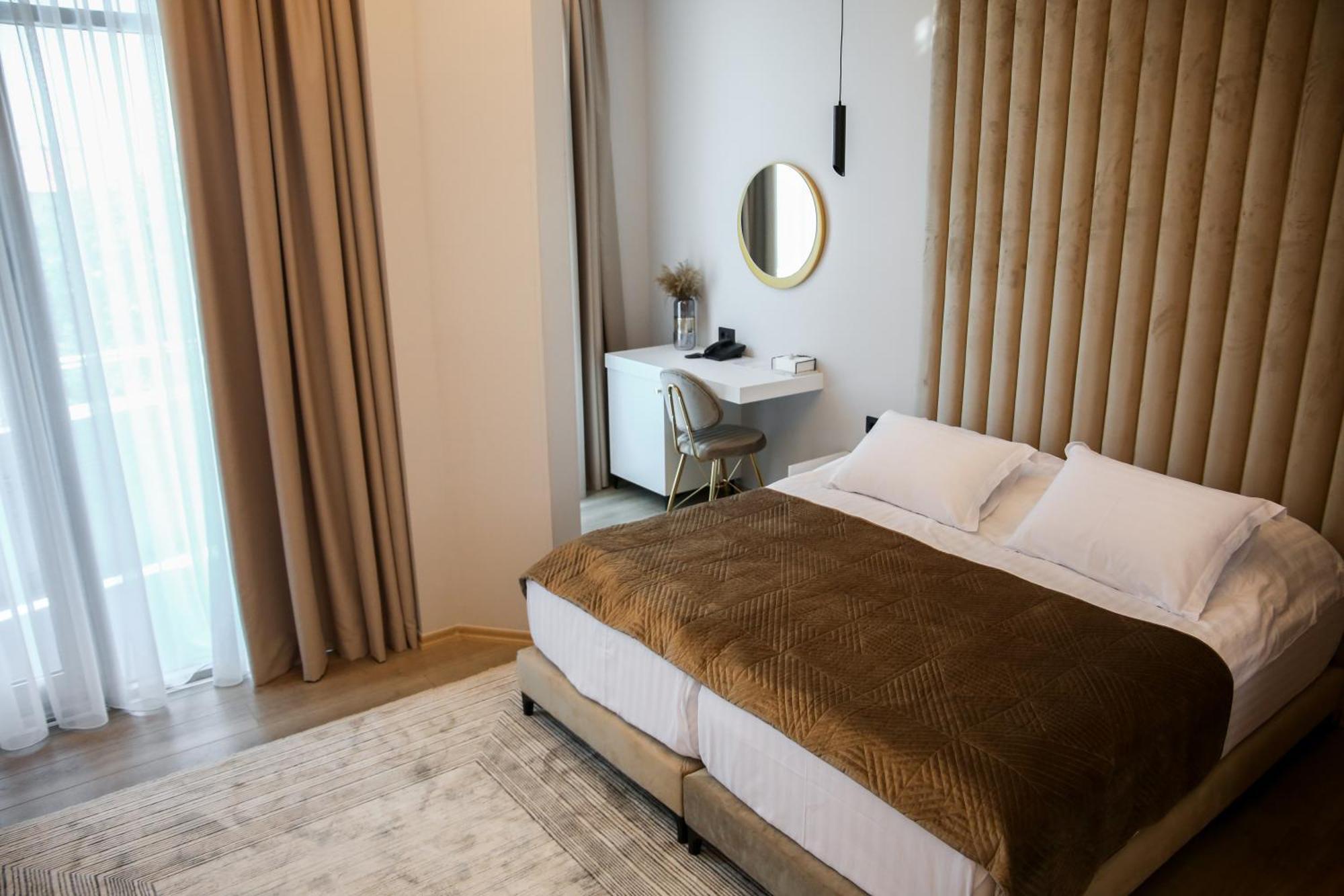 Sky View Hotel Görice Dış mekan fotoğraf
